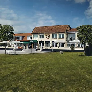 https://molskroen-strandhotel.aarhushotels.net